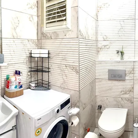 Theos 23 Кушадасы